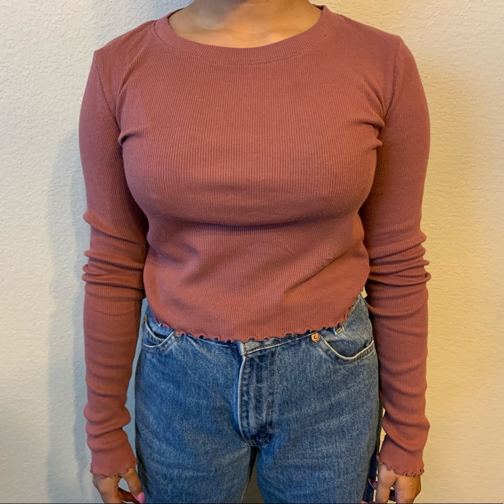 Soft Neck Long Sleeve Crew Neck.